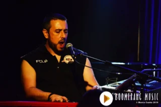 Hoje (01/05), é aniversário do pianista, tecladista e compositor Eron Guarnieri @eronguarnieri 

Além de integrante da banda Karnak, participa das bandas do cantores Ritchie, Edson Cordeiro e da banda Altas Horas.

#eronguarnieri #happybirthday #boomerangmusic
