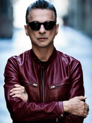 Hoje (09/05), é aniversário do cantor, compositor e vocalista da banda Depeche Mode, Dave Gahan que completa 63 anos.

Foto 📷  @antoncorbijn4real 

#davegahan #happybirthday #boomerangmusic #depechemode