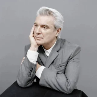 Hoje (14/05), é aniversário do cantor e compositor David Byrne @davidbyrneofficial que completa 73 anos.

Foi vocalista da banda Talking Heads @talkingheadsofficial 

#davidbyrne #happybirthday #boomerangmusic