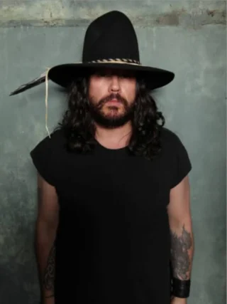 Hoje (14/05), é aniversário do cantor, compositor e vocalista da banda The Cult @officialcult Ian Astbury @ianastburyofficial que completa 63 anos.

#ianastbury #thecult #happybirthday #boomerangmusic